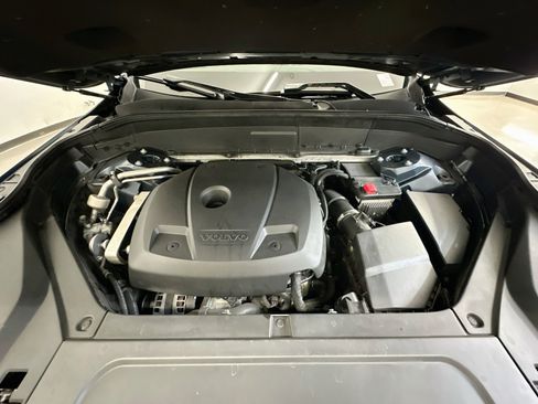 Used 2019 Volvo XC90 T5 Momentum w/ Protection Package Premier AWD/4WD image 37