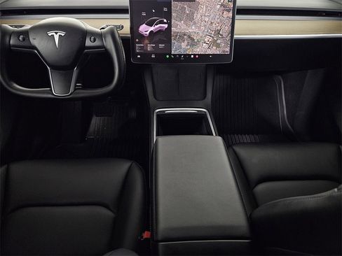 Used 2023 Tesla Model Y Long Range image 9