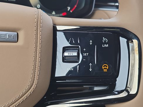 New 2026 Land Rover Range Rover Sport Dynamic SE image 18