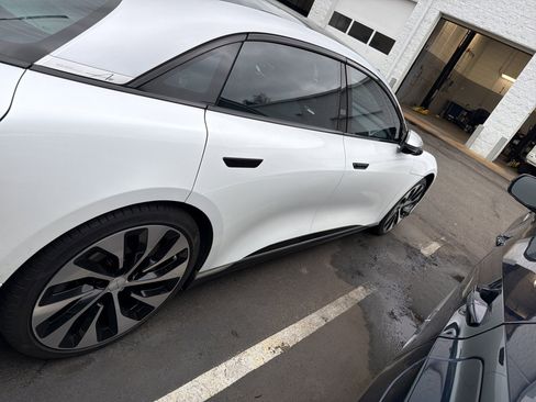 Used 2022 Lucid Air Grand Touring image 11