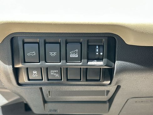 Used 2022 Subaru Ascent Touring AWD/4WD image 25