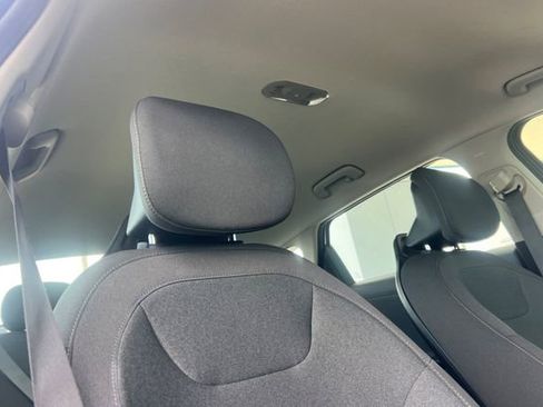 Used 2025 Kia K4 image 19