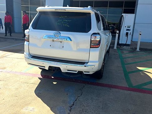 Used 2019 Toyota 4Runner Limited RWD image 11