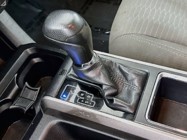 Used 2019 Toyota Tacoma SR5 AWD/4WD image 16