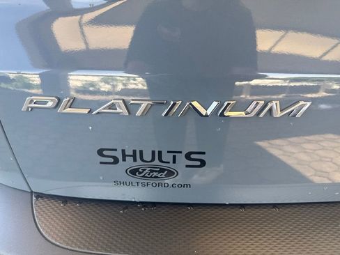 Used 2023 Ford Escape Platinum AWD/4WD image 9
