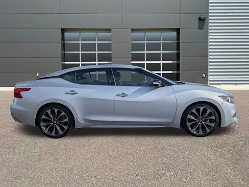 Used 2016 Nissan Maxima SR FWD image 4