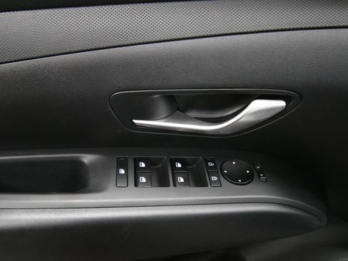 Used 2025 Hyundai Tucson SE AWD/4WD image 12