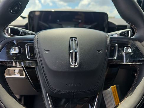 New 2025 Lincoln Aviator 2WD w/ Equipment Group 101A image 29