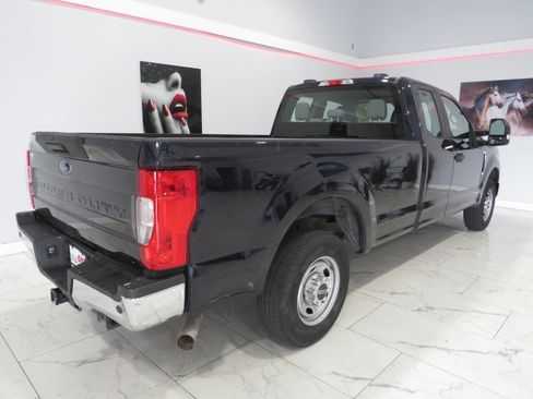 Used 2022 Ford F250 XL w/ Power Equipment Group RWD image 3