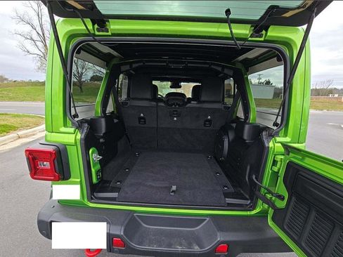 Used 2025 Jeep Wrangler Unlimited Rubicon image 17