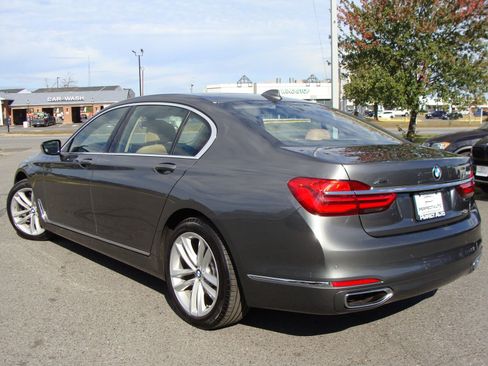 Used 2017 BMW 750i xDrive image 4