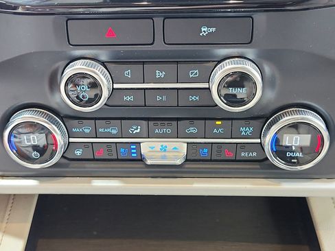 Used 2022 Ford Expedition Limited RWD image 34