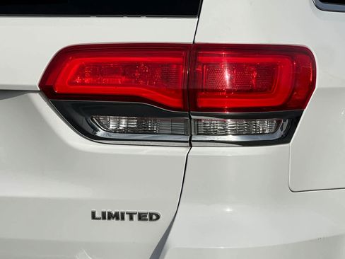 Used 2019 Jeep Grand Cherokee Limited w/ Luxury Group II image 28