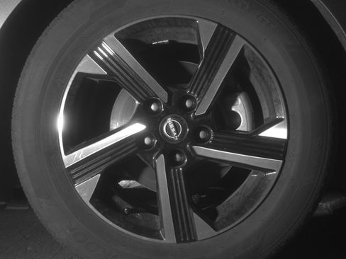Used 2025 Nissan Sentra SV FWD image 13