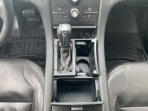 Used 2015 Ford Taurus Limited image 16