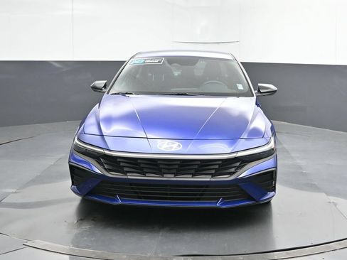 Certified 2025 Hyundai Elantra Sport FWD image 8