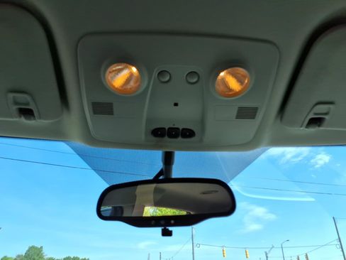 Used 2011 Chevrolet Traverse LT w/ Personal Connectivity Package FWD image 15