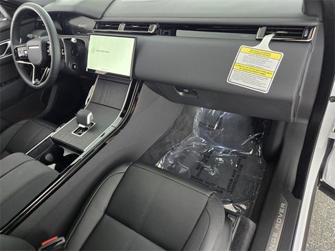 New 2026 Land Rover Range Rover Velar Dynamic SE image 19