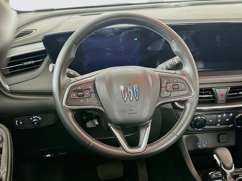 Used 2025 Buick Encore GX Preferred AWD/4WD image 18