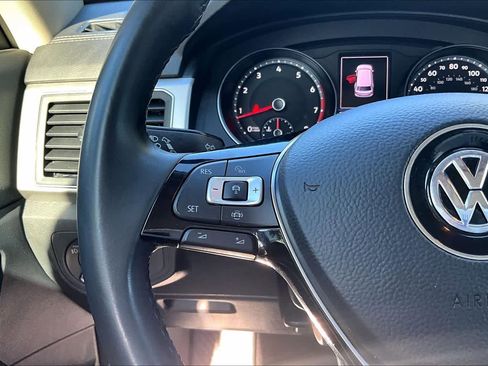 Used 2019 Volkswagen Atlas SE w/ Panoramic Sunroof Package image 23