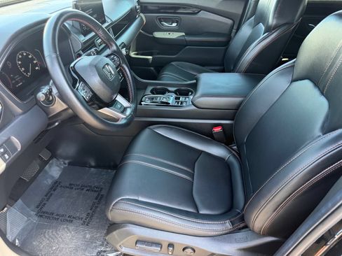 Certified 2025 Honda Pilot TrailSport image 14