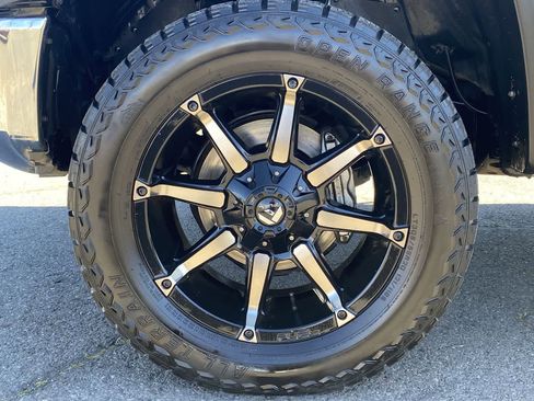 Used 2018 Toyota Tundra SR5 w/ TRD Off Road Package image 10