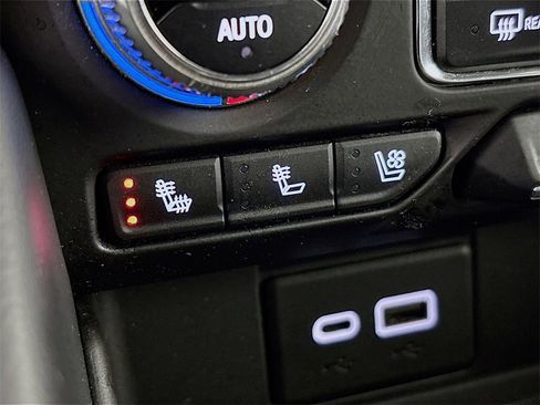 Used 2021 GMC Yukon SLT image 22