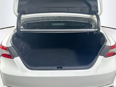 Used 2020 Toyota Camry SE FWD image 28