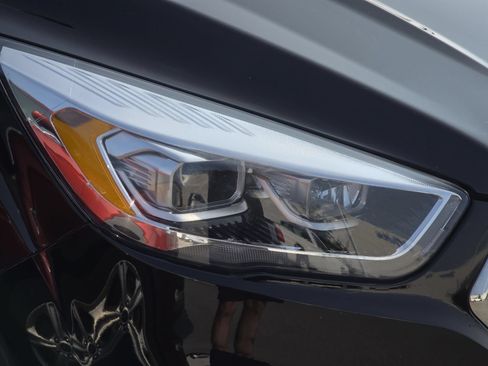 Used 2019 Ford Escape Titanium AWD/4WD image 9