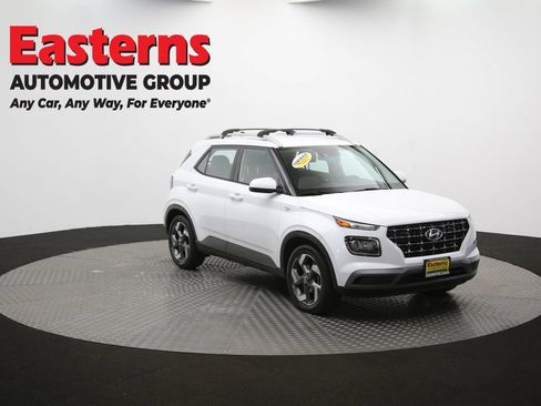 Used 2021 Hyundai Venue SEL FWD image 48