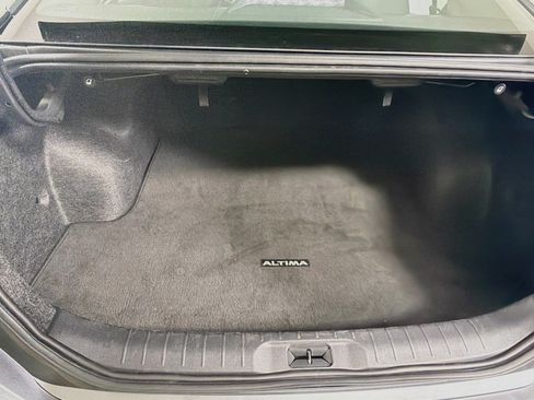 Used 2025 Nissan Altima 2.5 SV FWD image 27
