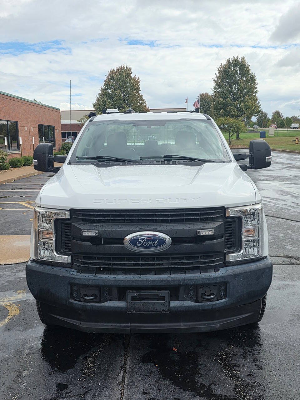 Used 2018 Ford F250 XL w/ Power Equipment Group AWD/4WD image 3