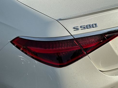 Used 2023 Mercedes-Benz S 580 4MATIC Sedan image 11