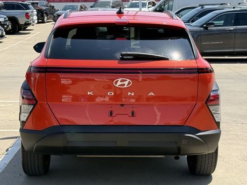 Used 2025 Hyundai Kona SEL FWD image 5