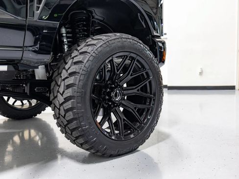Used 2025 Ford F250 Platinum AWD/4WD image 32