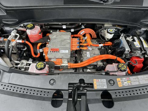 Used 2023 Chevrolet Bolt EUV Premier w/ Sun & Sound Package image 10