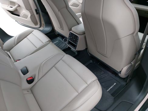 Used 2023 Porsche Taycan 4 Cross Turismo image 13