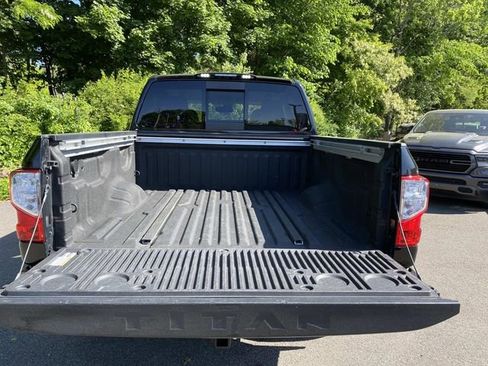 Used 2019 Nissan Titan SL AWD/4WD image 24