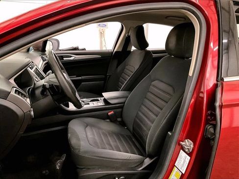 Used 2018 Ford Fusion SE w/ Fusion SE Technology Package FWD image 24