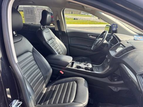 Used 2019 Ford Edge SEL w/ Equipment Group 201A AWD/4WD image 9