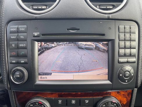 Used 2011 Mercedes-Benz GL 550 4MATIC image 44