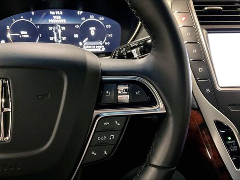 Used 2020 Lincoln Nautilus Reserve image 18