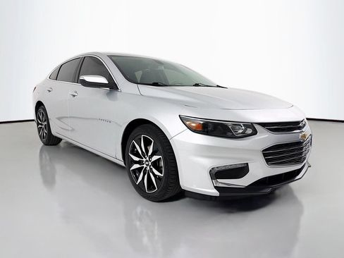 Used 2018 Chevrolet Malibu LT FWD image 1