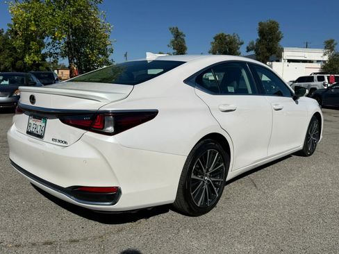 Used 2024 Lexus ES 300h w/ Premium Package FWD image 7