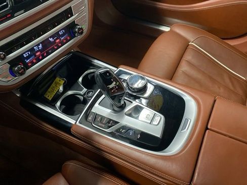 Used 2018 BMW 750i xDrive image 15