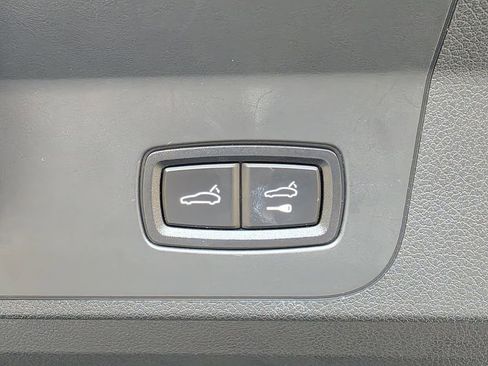 Used 2022 Porsche Panamera 4 Platinum Edition image 18