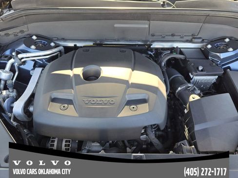 Certified 2022 Volvo XC90 T5 Momentum w/ Advanced Package image 31