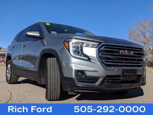 Used 2024 GMC Terrain SLT image 27