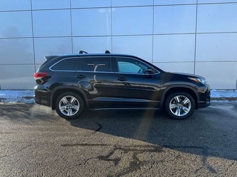 Used 2019 Toyota Highlander Limited image 38