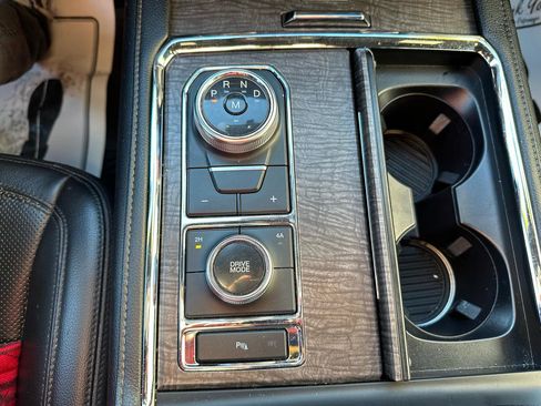 Used 2018 Ford Expedition Limited AWD/4WD image 22